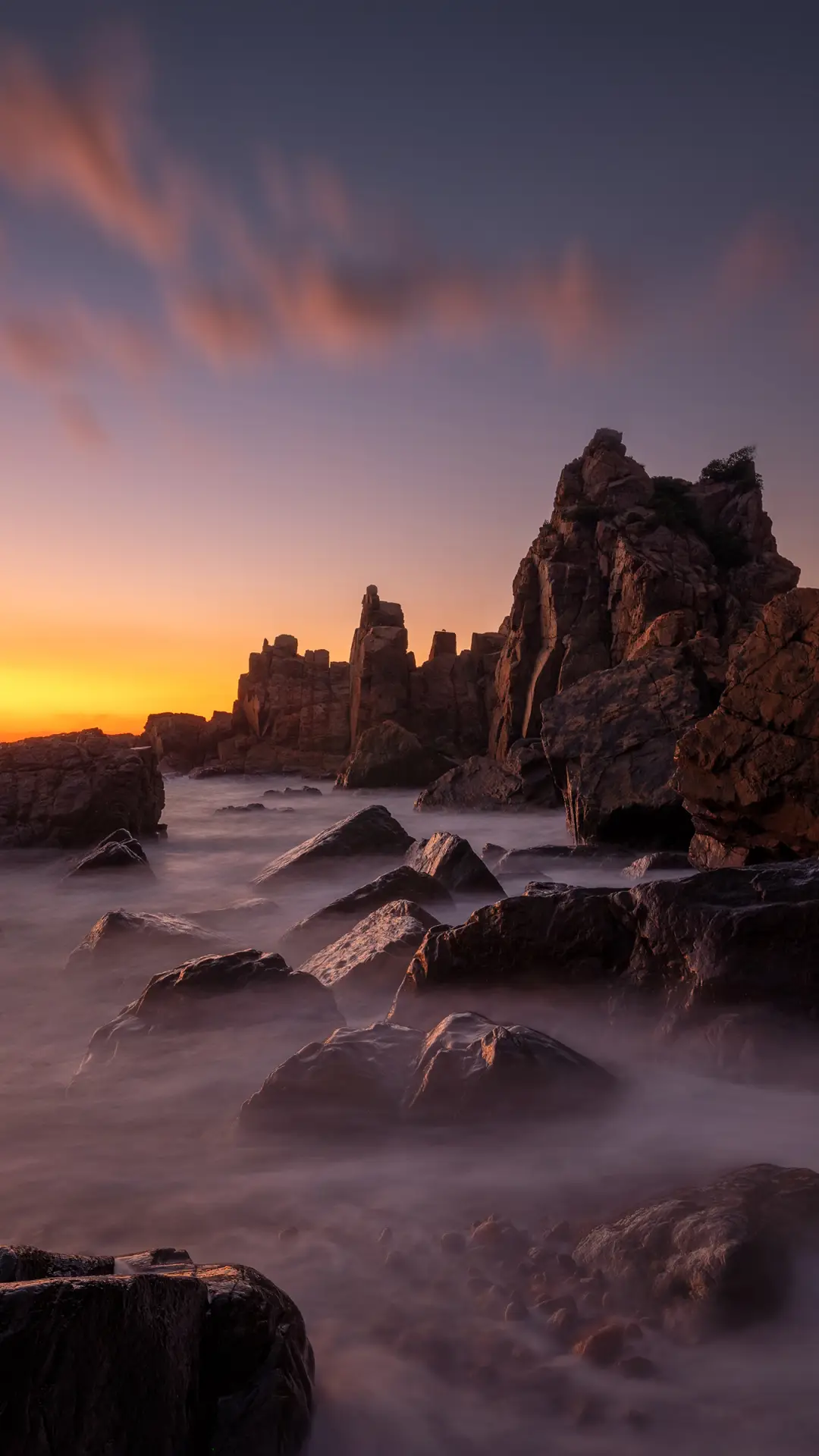 晨曦中的半屏山 - Screenshot 1