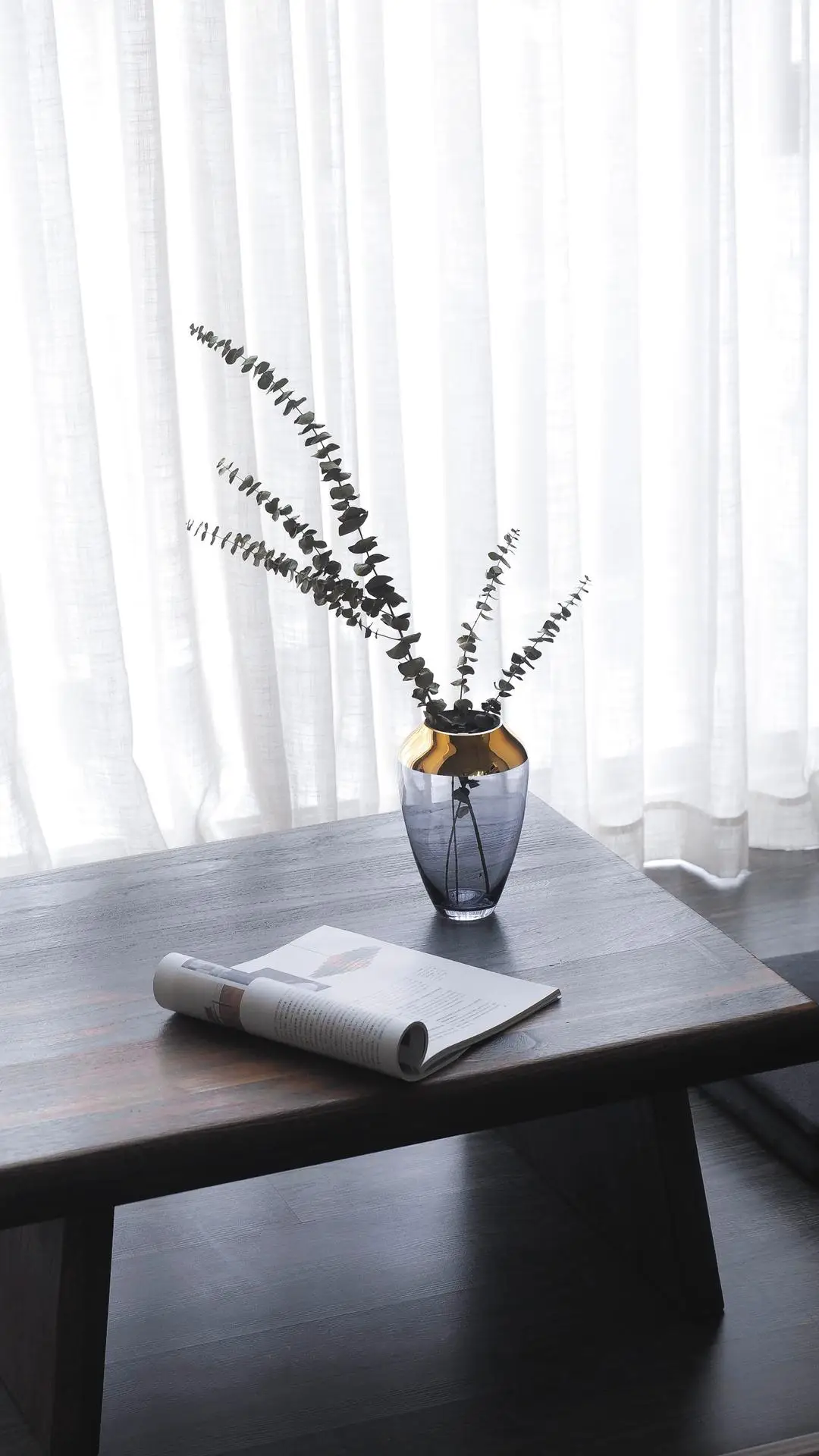 深陷矛盾的三岛由纪夫