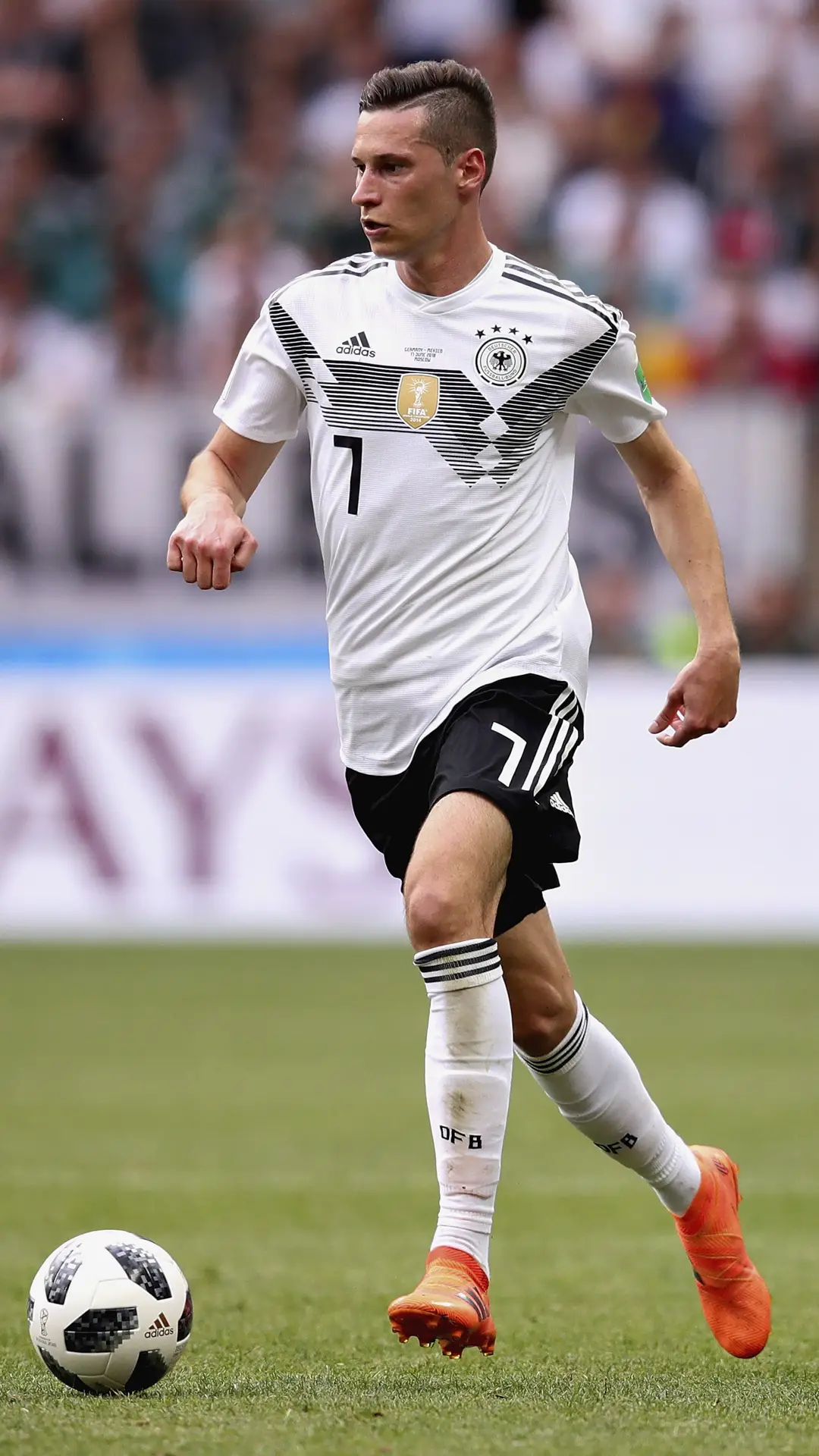 足坛战车德拉克斯勒