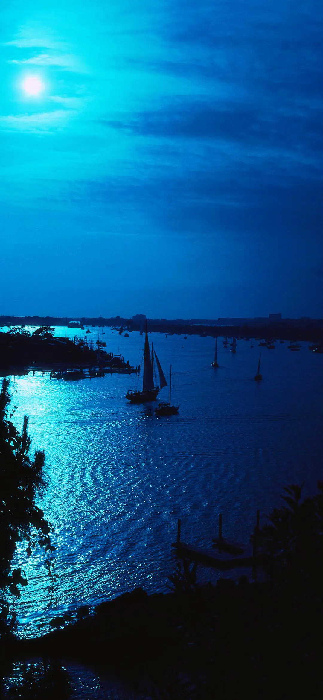 天边的月-视觉中国