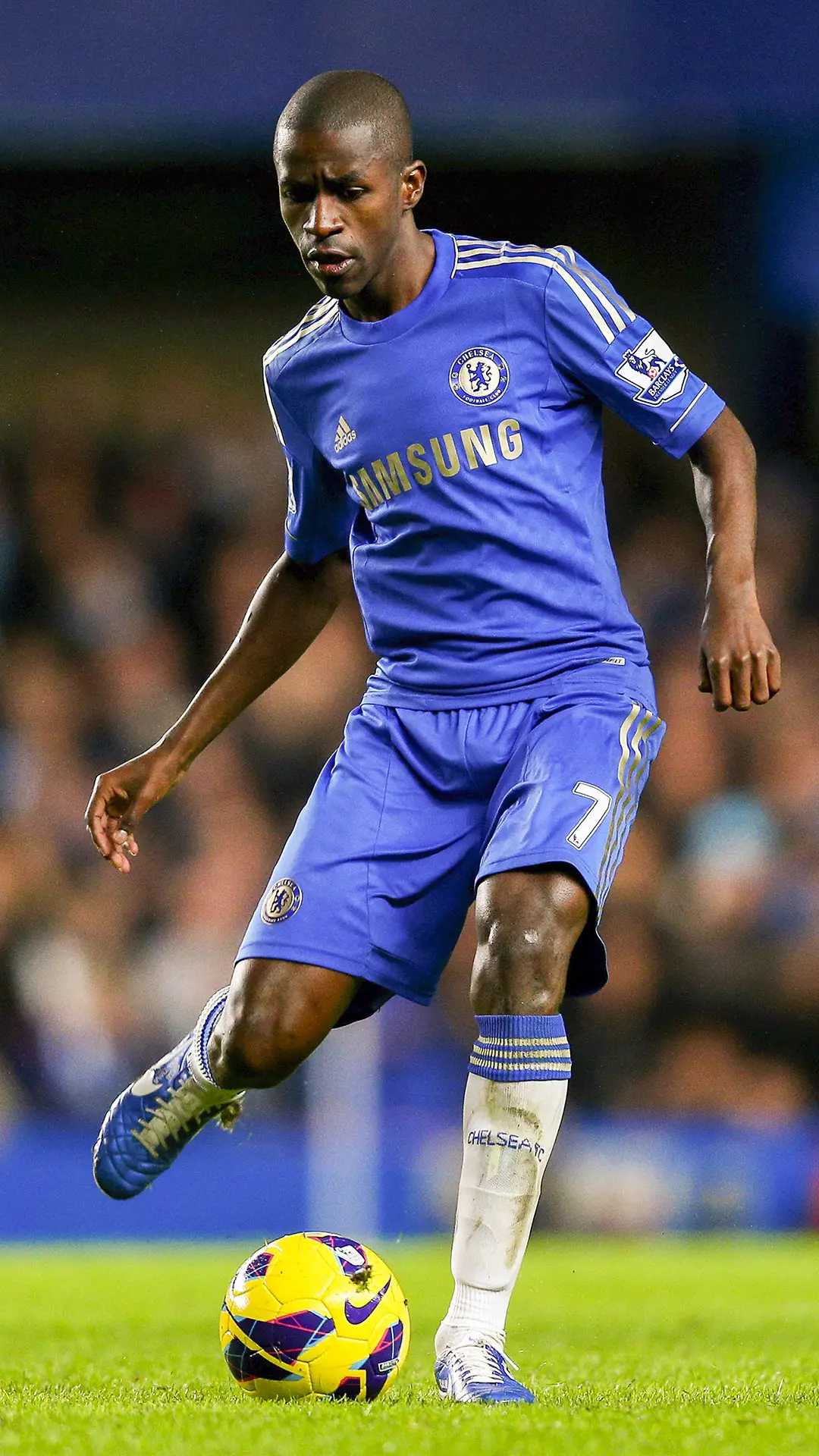 蓝军中场拉米雷斯